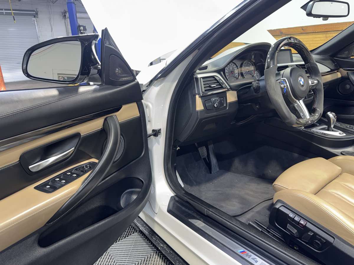 2015 Bmw M4 Convertible photo 14