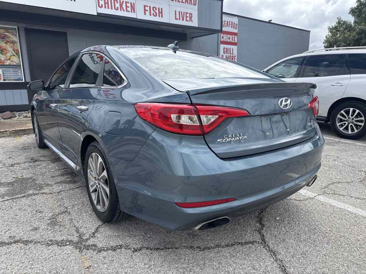 2016 Hyundai Sonata Sport photo 2