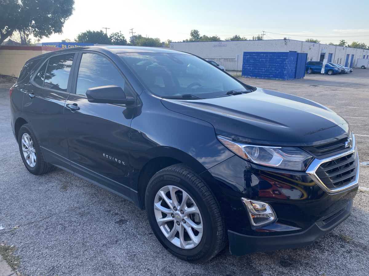2020 Chevrolet Equinox LS photo 2
