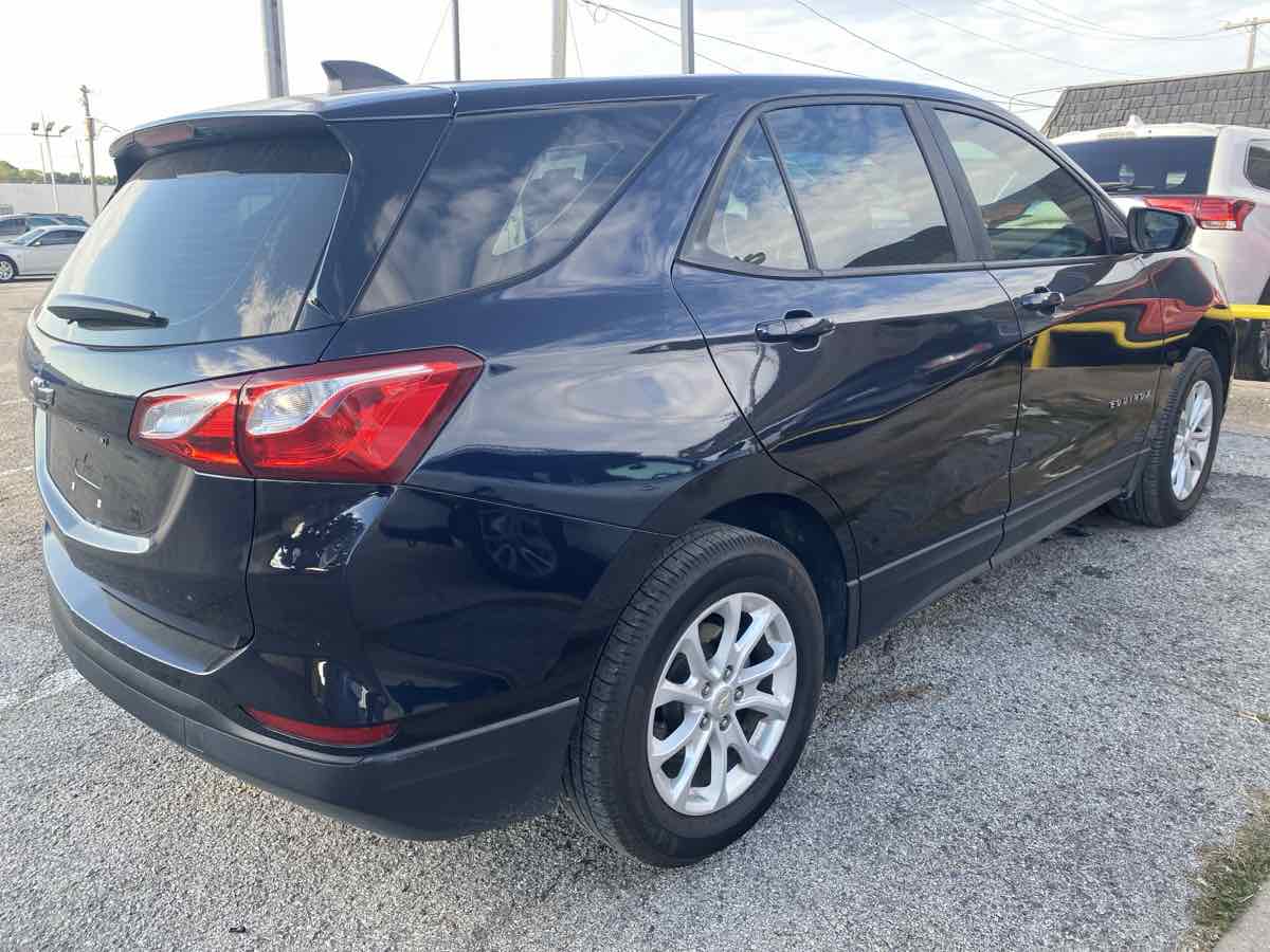 2020 Chevrolet Equinox LS photo 3