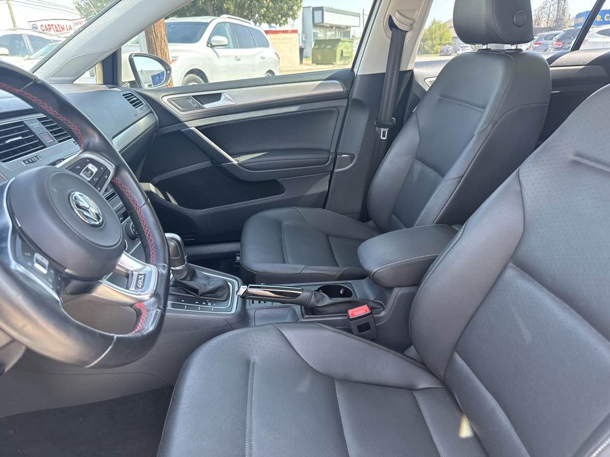 2016 Volkswagen Golf SportWagen TSI Limited photo 3