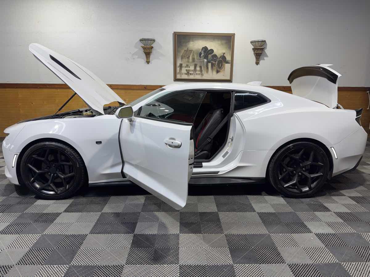 2017 Chevrolet Camaro 2SS photo 12