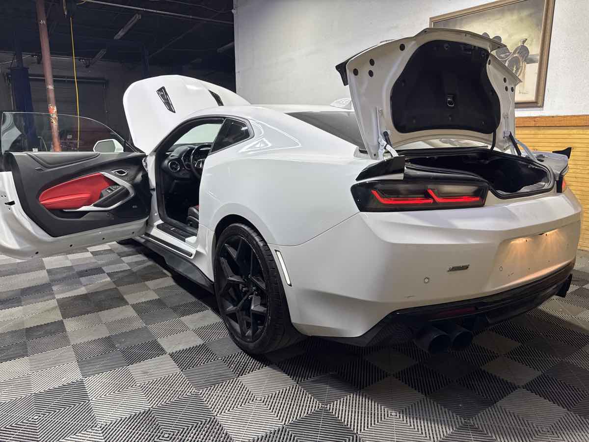 2017 Chevrolet Camaro 2SS photo 13