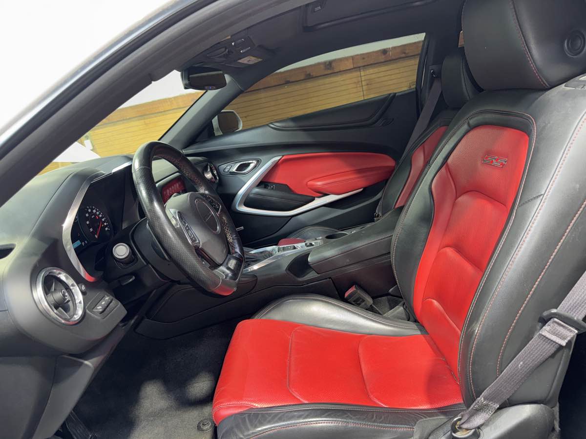 2017 Chevrolet Camaro 2SS photo 15