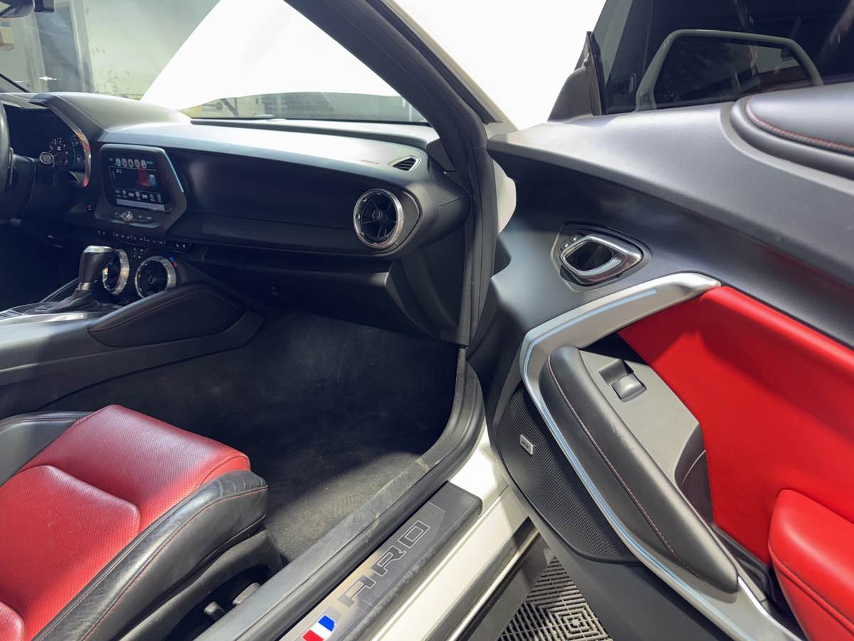 2017 Chevrolet Camaro 2SS photo 21