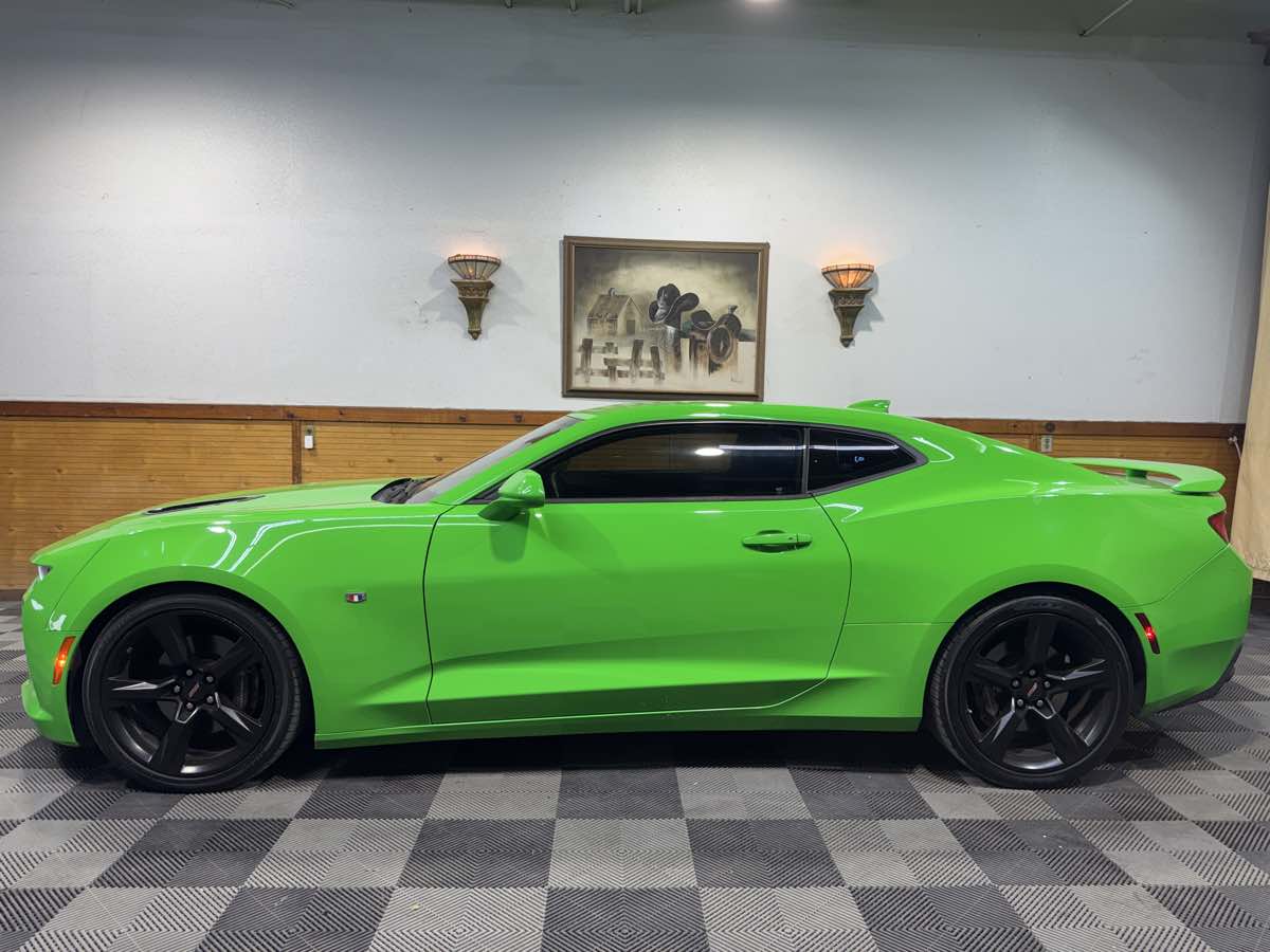 2017 Chevrolet Camaro 2SS photo 2