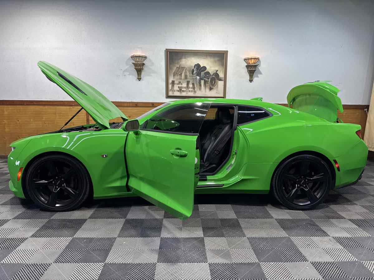 2017 Chevrolet Camaro 2SS photo 12