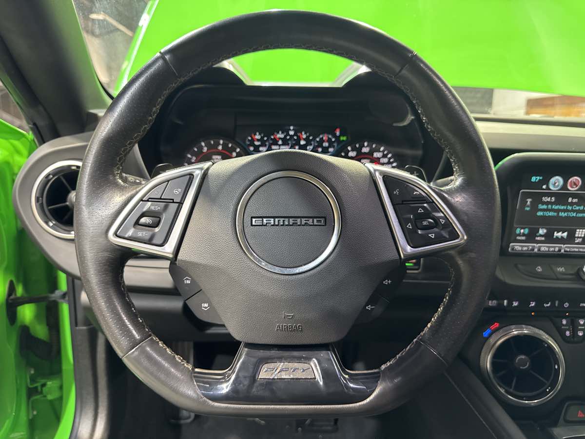 2017 Chevrolet Camaro 2SS photo 16