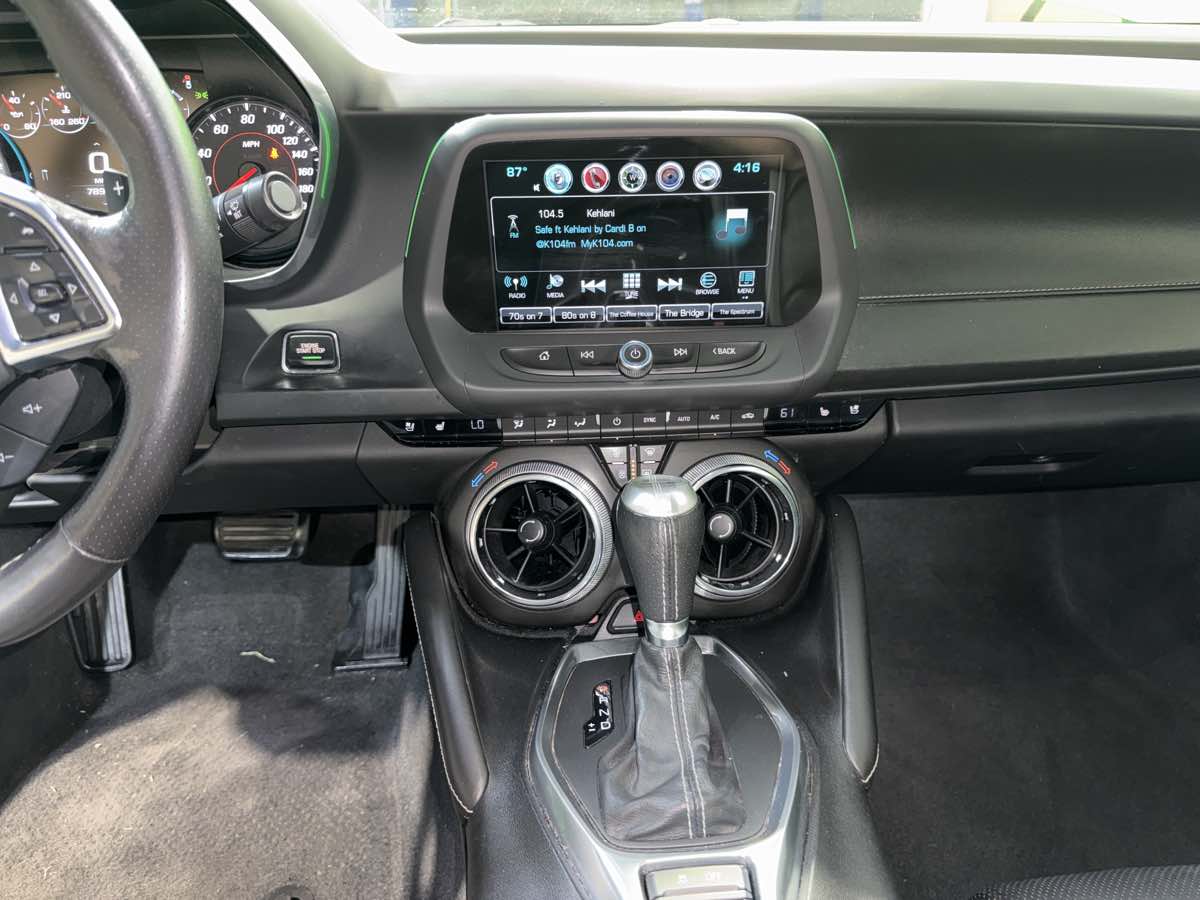 2017 Chevrolet Camaro 2SS photo 18