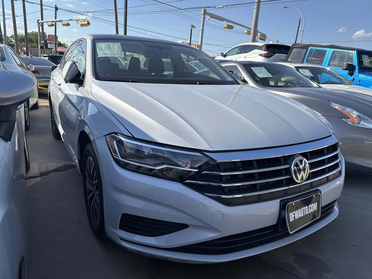 2019 Volkswagen Jetta SE photo 2