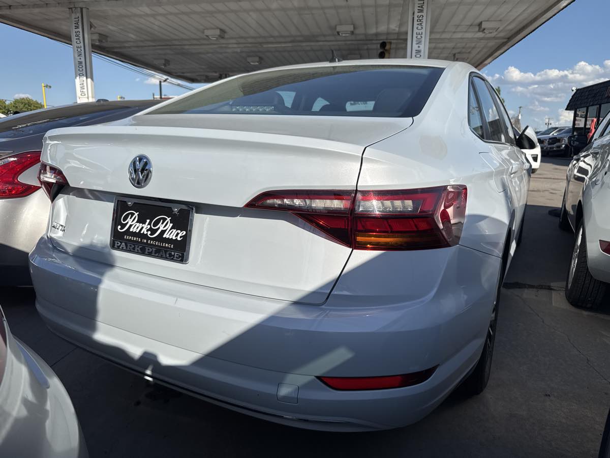2019 Volkswagen Jetta SE photo 4