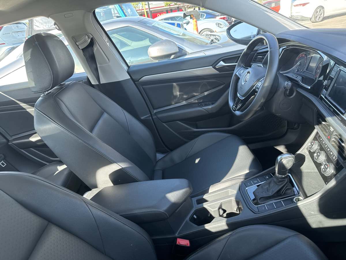 2019 Volkswagen Jetta SE photo 5