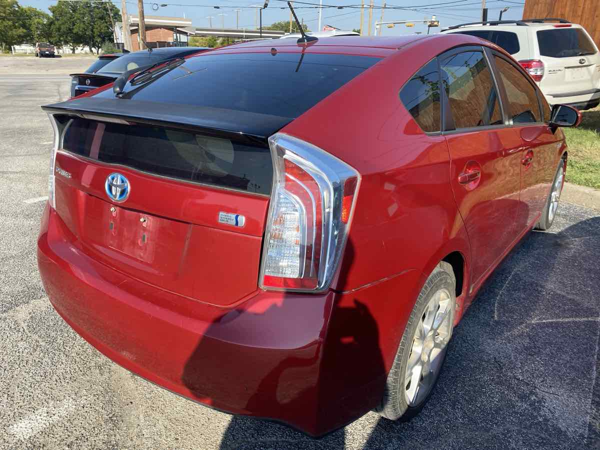 2013 Toyota Prius Four photo 3