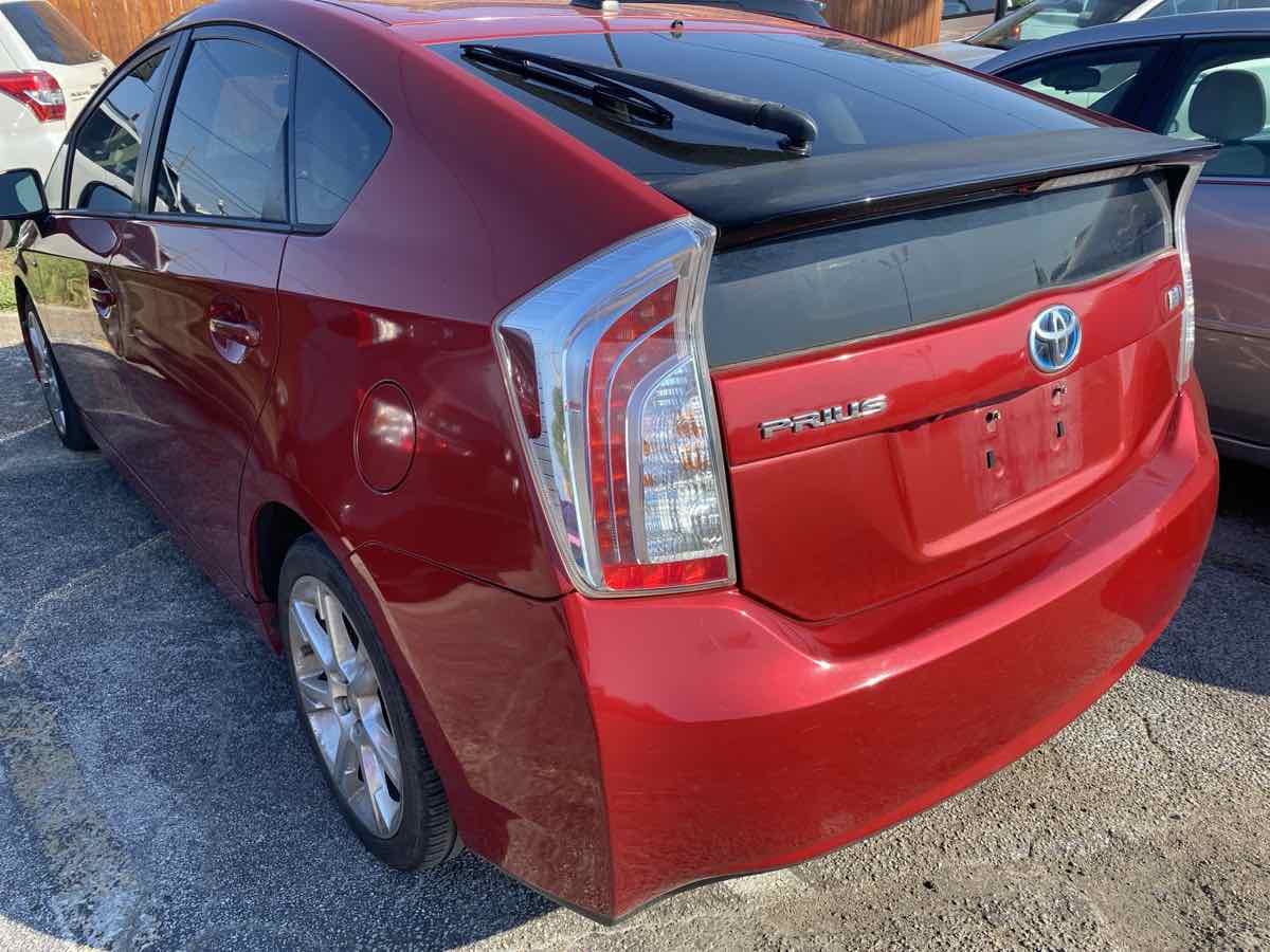 2013 Toyota Prius Four photo 4