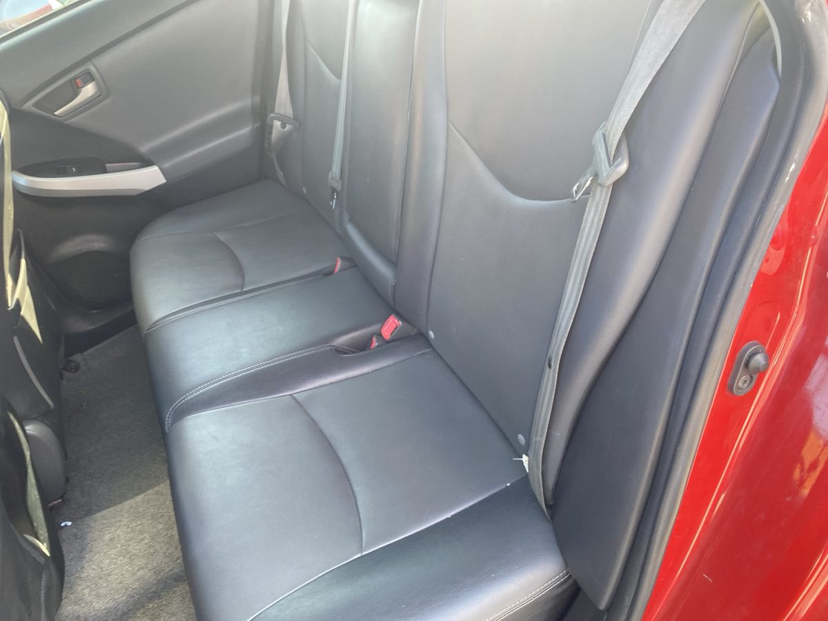 2013 Toyota Prius Four photo 5
