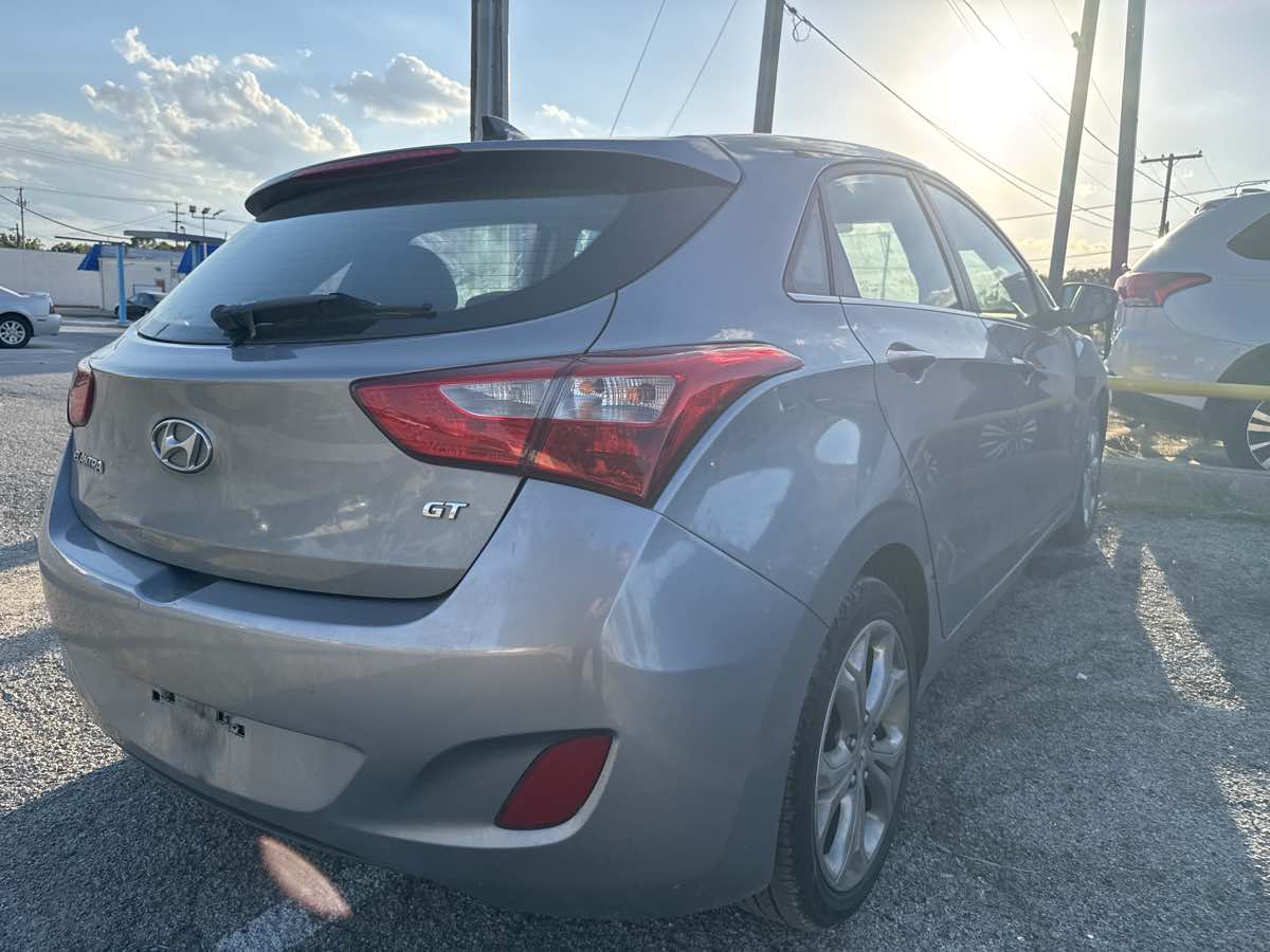 2013 Hyundai Elantra GT photo 2