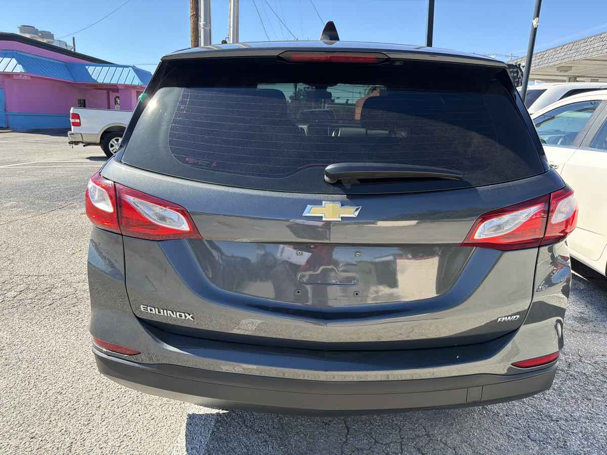 2020 Chevrolet Equinox LS photo 2