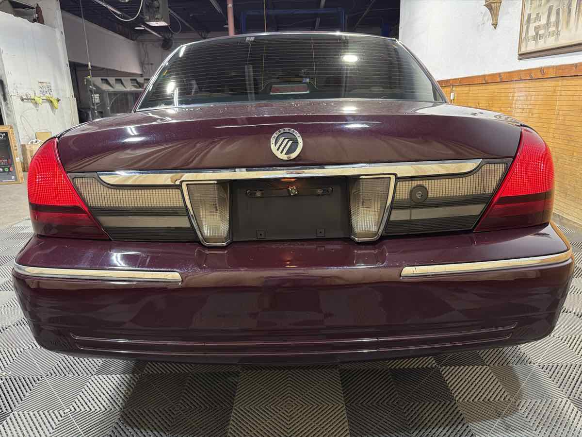 2007 Mercury Grand Marquis LS photo 4