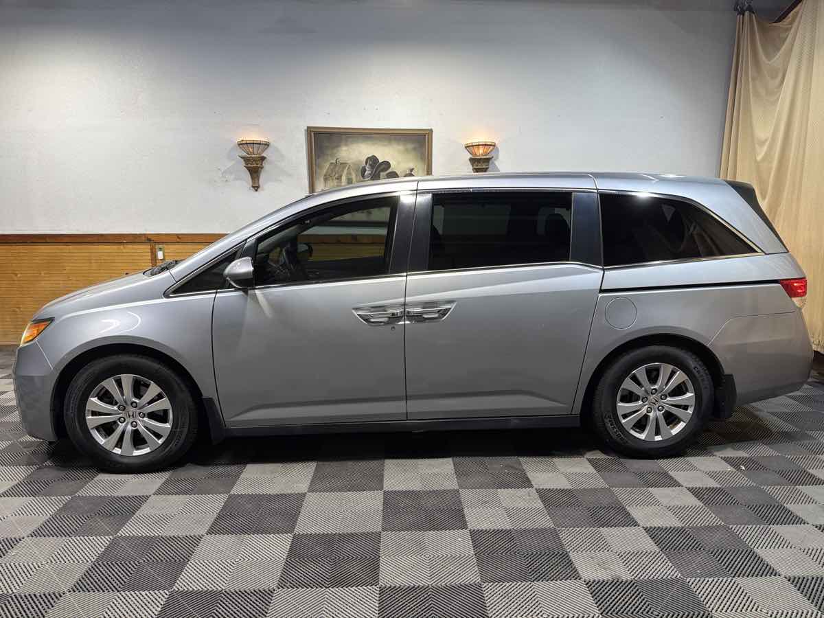 2016 Honda Odyssey EX-L photo 2