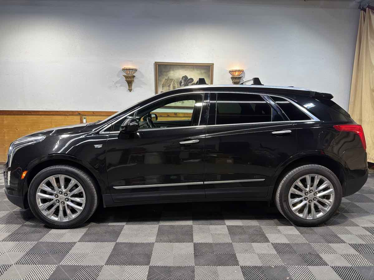 2018 Cadillac XT5 Platinum - Photo 2