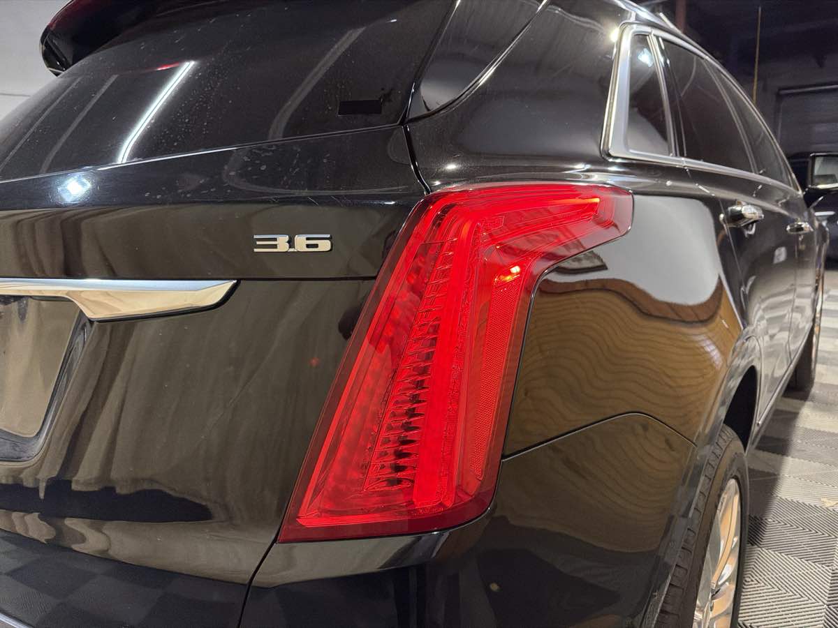2018 Cadillac XT5 Platinum - Photo 9