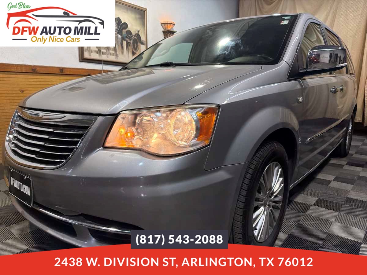 2014 Chrysler Town & Country Touring-L's photo