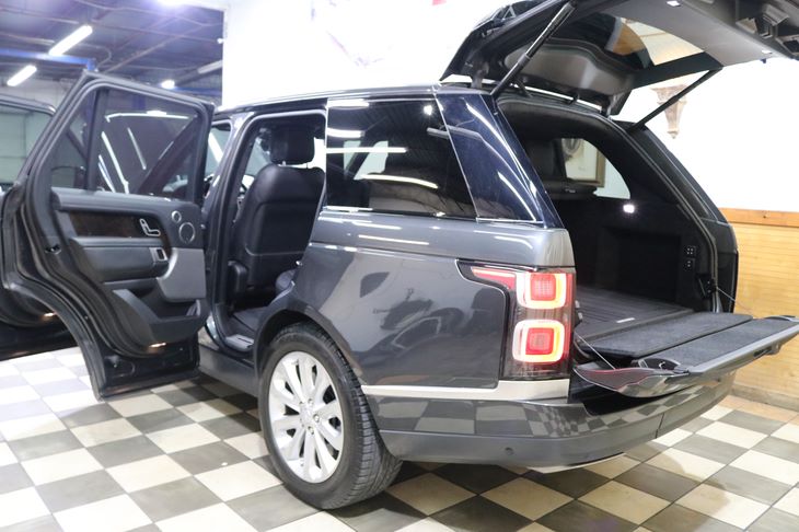 2018 Land Rover Range Rover SuperCharged photo 13