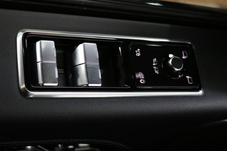 2018 Land Rover Range Rover SuperCharged photo 24