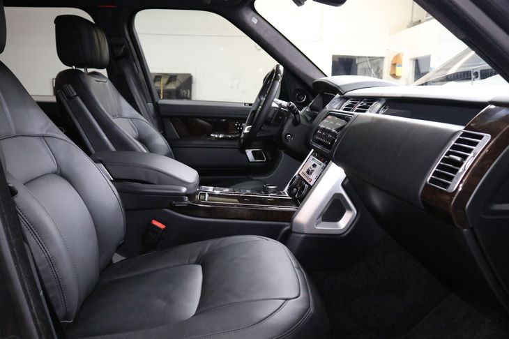 2018 Land Rover Range Rover SuperCharged photo 32