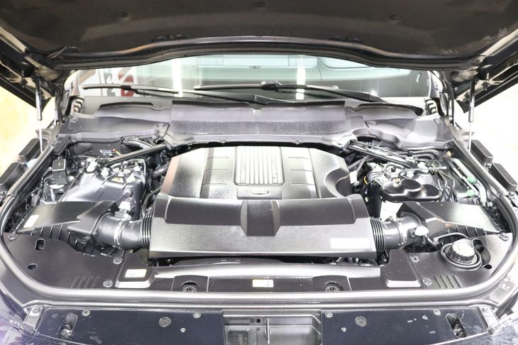 2018 Land Rover Range Rover SuperCharged photo 35