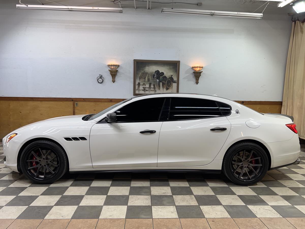 2016 Maserati Quattroporte S photo 2