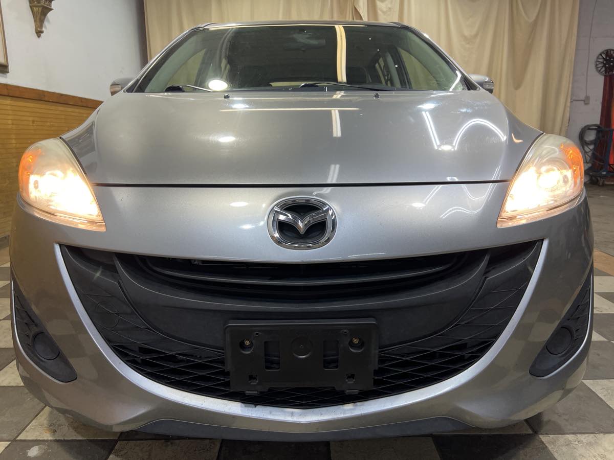 2014 Mazda Mazda5 Sport photo 3