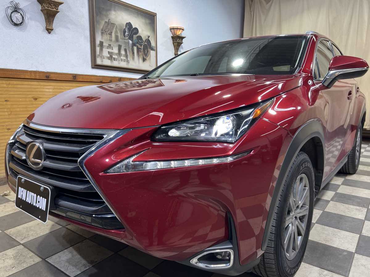 2017 Lexus NX 200t Luxury photo 3