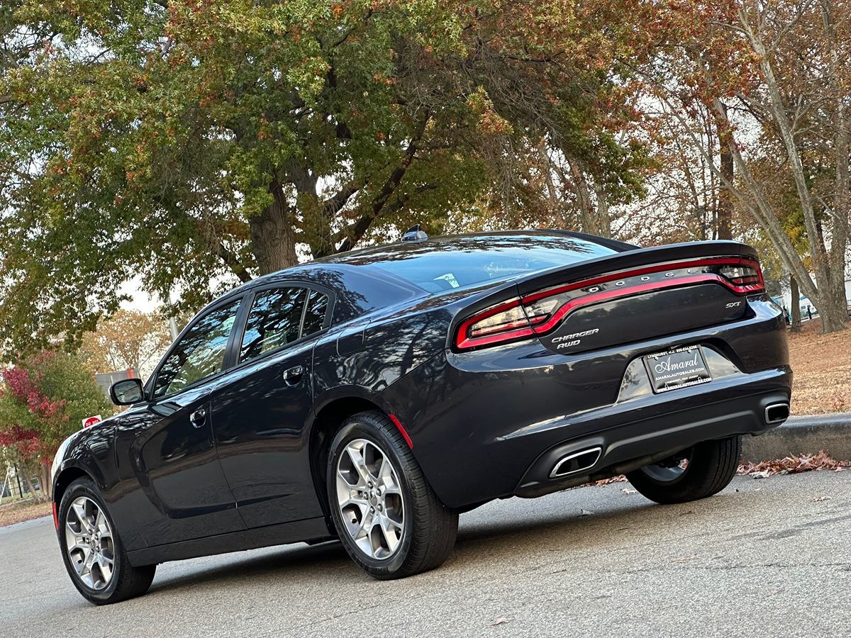 2016 Dodge Charger SXT photo 5