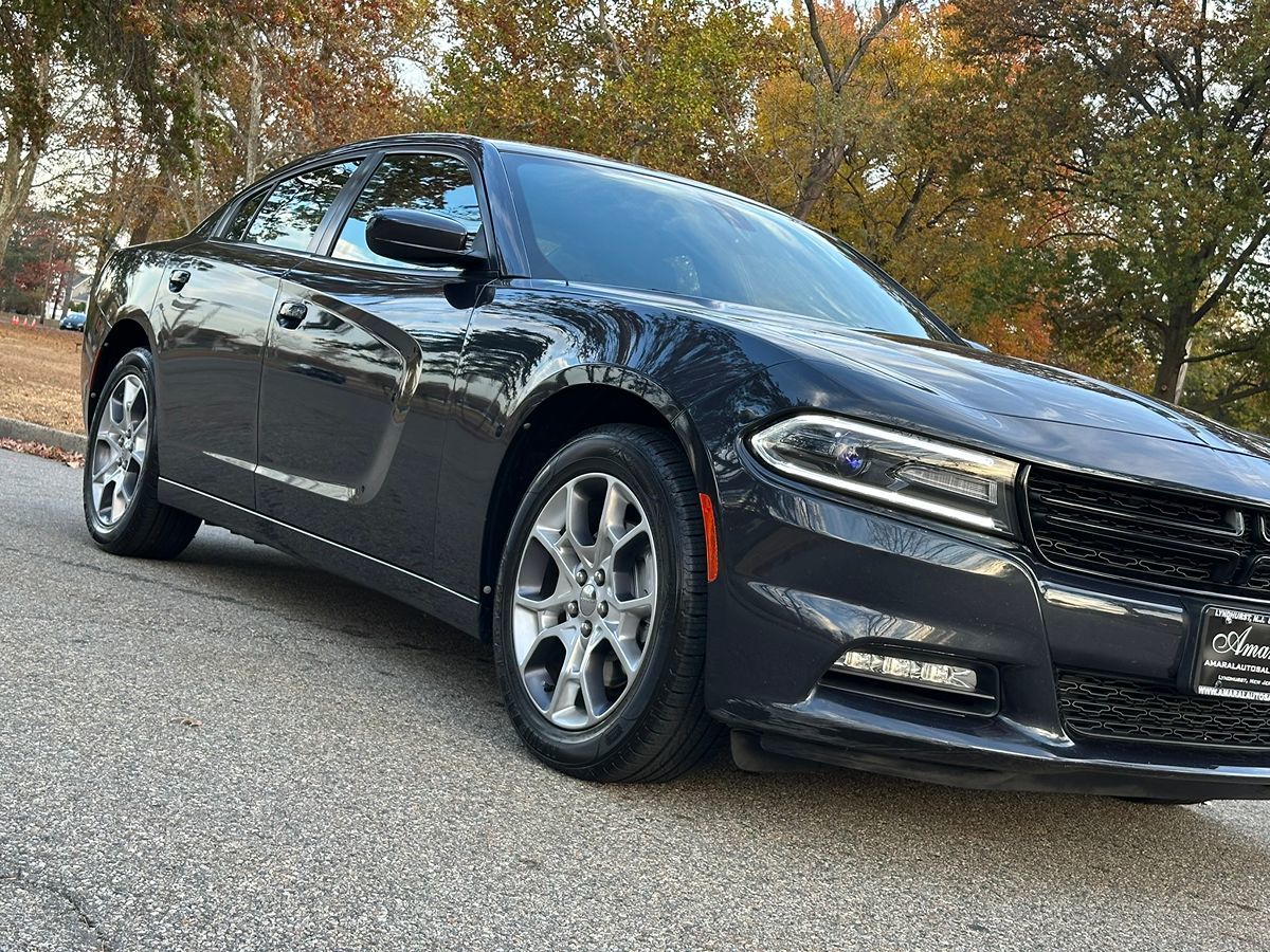 2016 Dodge Charger SXT photo 12