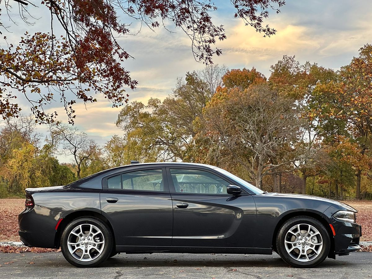 2016 Dodge Charger SXT photo 8