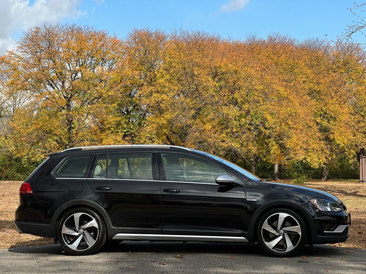 2017 Volkswagen Golf Alltrack Alltrack SE photo 8