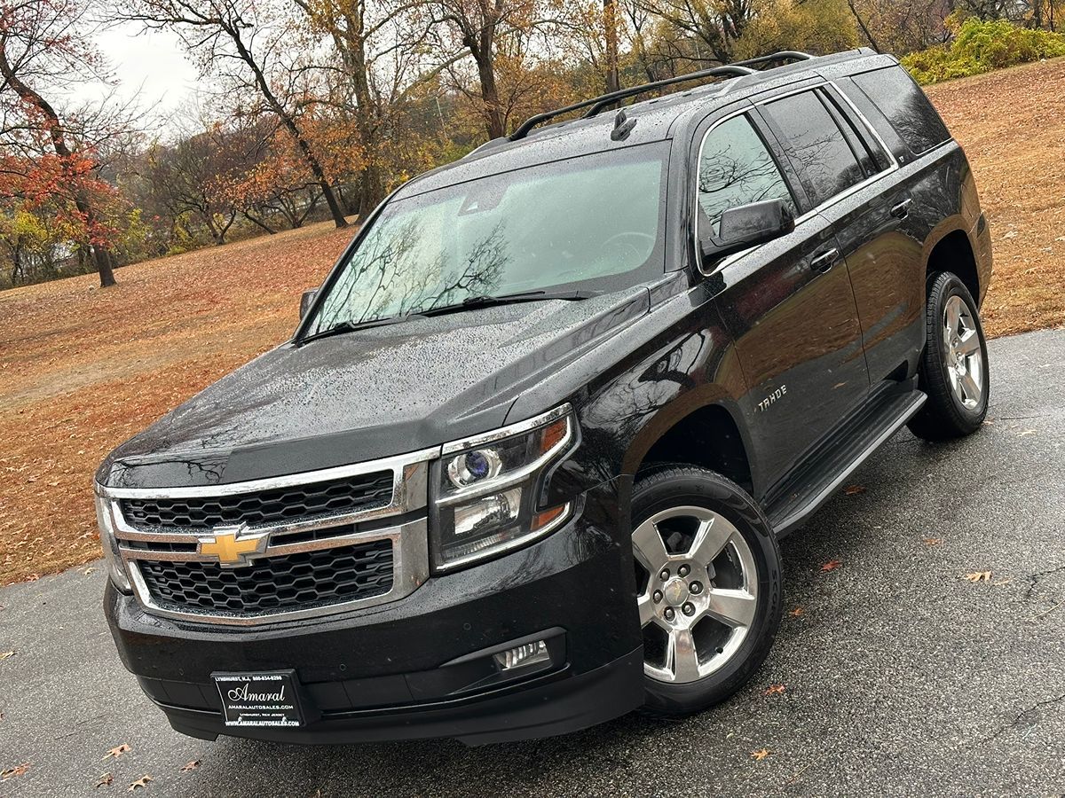 2017 Chevrolet Tahoe LT photo 2