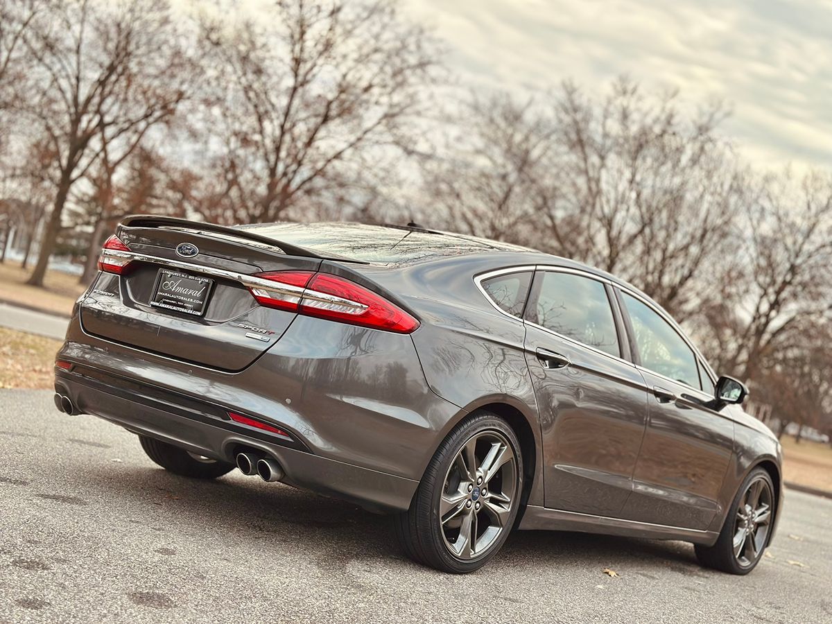 2017 Ford Fusion V6 Sport photo 2