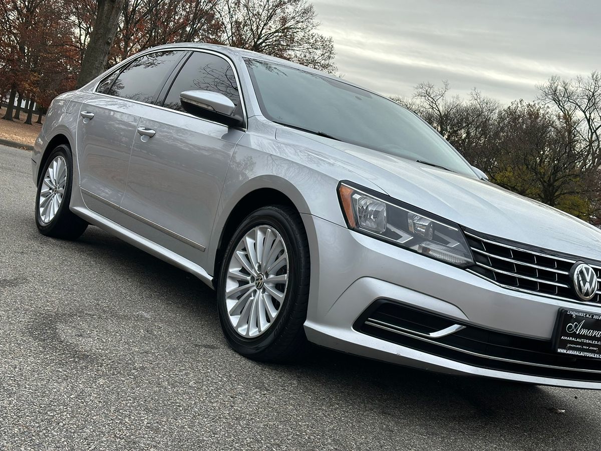 2017 Volkswagen Passat SE photo 12