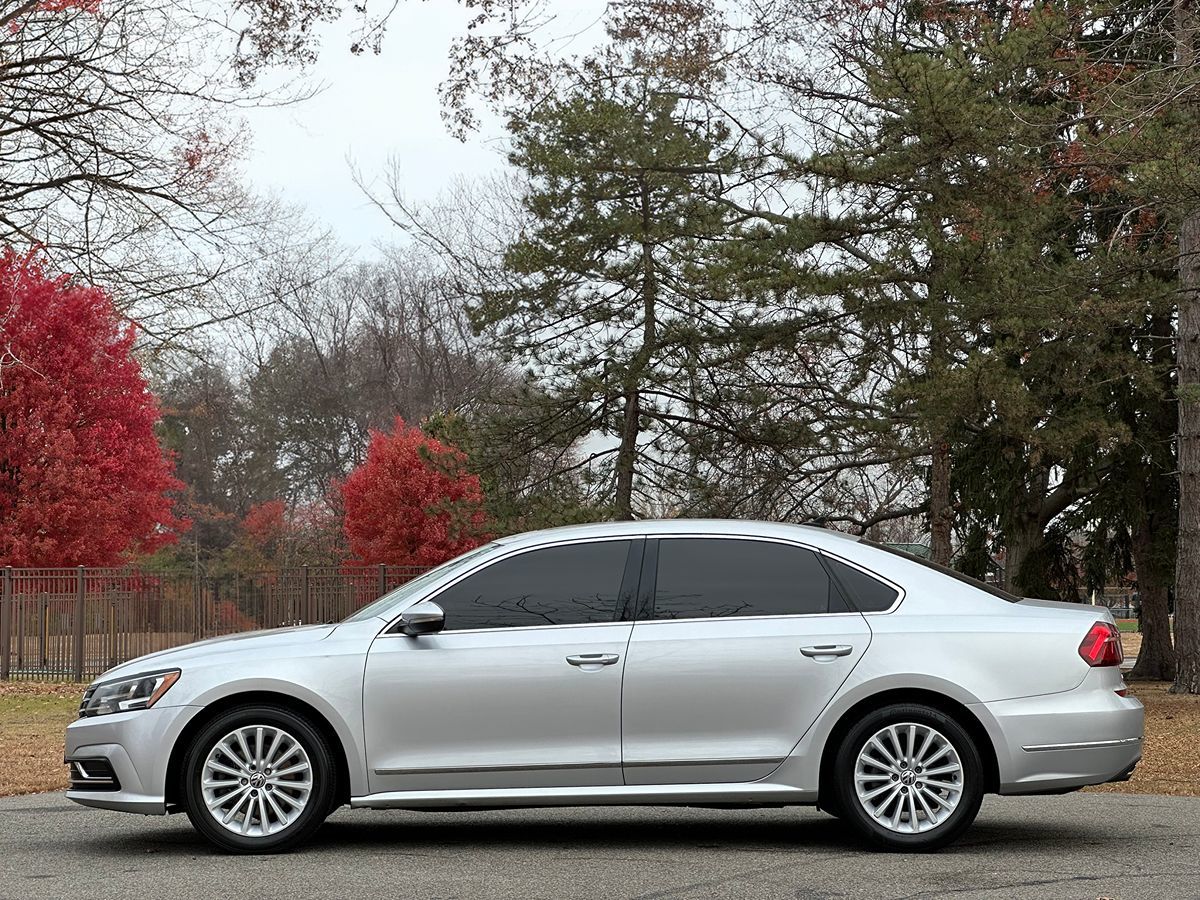 2017 Volkswagen Passat SE photo 7