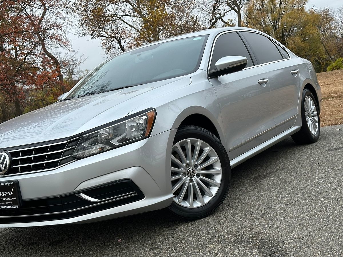 2017 Volkswagen Passat SE photo 10