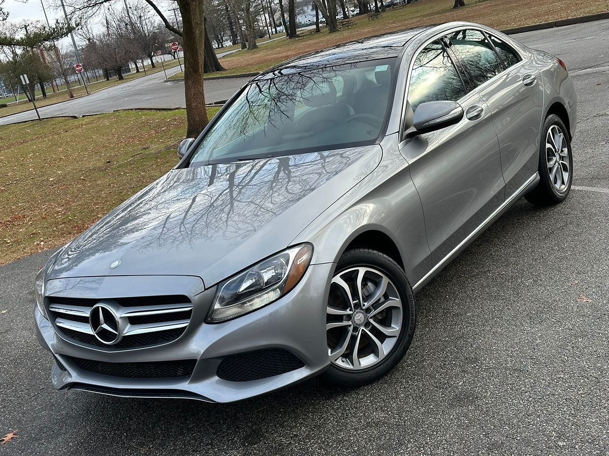 2015 Mercedes-Benz C-Class C300 photo 2