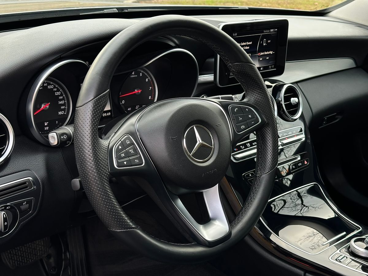 2015 Mercedes-Benz C-Class C300 photo 24