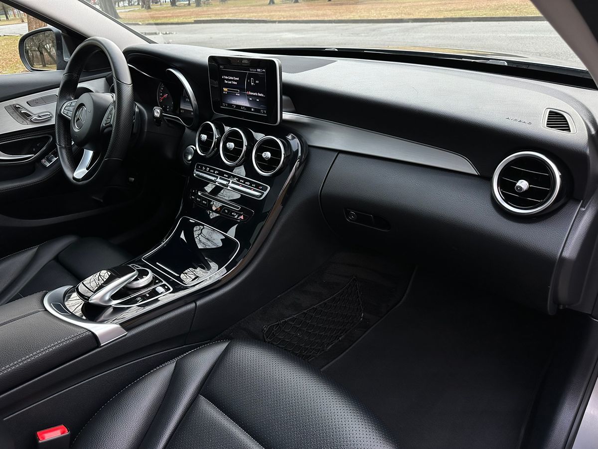 2015 Mercedes-Benz C-Class C300 photo 22