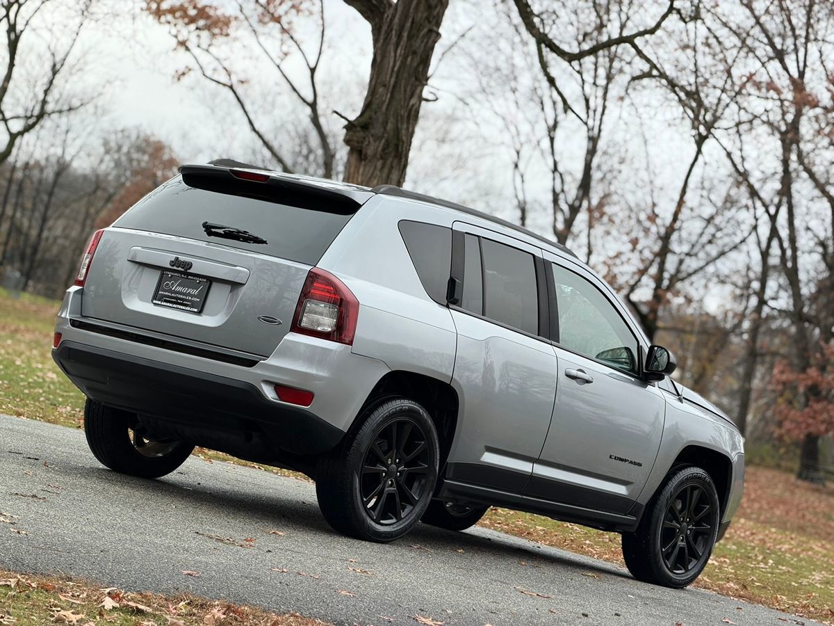 2015 Jeep Compass Altitude photo 2