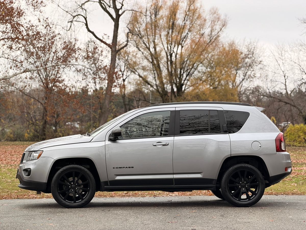 2015 Jeep Compass Altitude photo 3