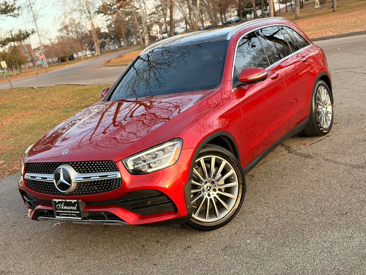2021 Mercedes Benz GLC 300 AMG photo 2