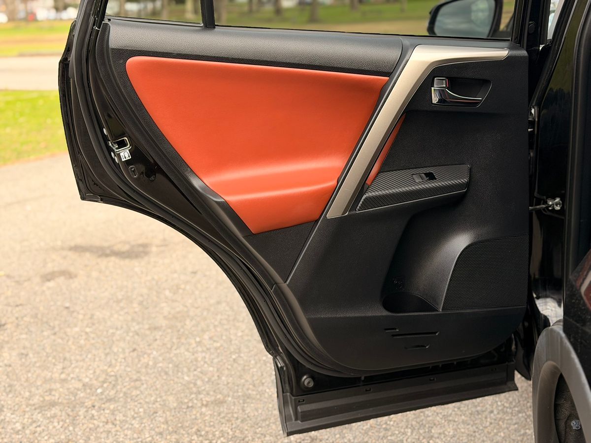 2014 Toyota RAV4 Limited - Photo 34