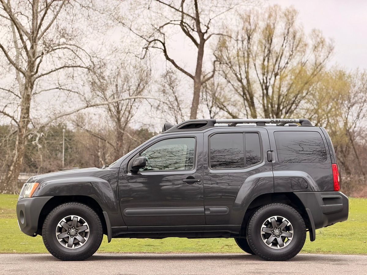 View vehicle photo 7